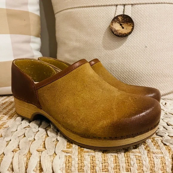 Women’s NWOB Dansko Brenna Slip-On Tan Burnished Suede Clogs Size EU 37 US 6.5-7 - Picture 10 of 13